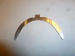 Полукольцо упорное нижнее вала коленчатого TDQ 25 4L/Thrust piece ТРАСТ-ЭНЕРГО